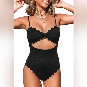 Cupshe Textured Scallop One-Piece
